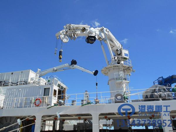 浙江嘉兴船用甲板起重机公司生产的船用折臂甲板吊外观优美 性能优良